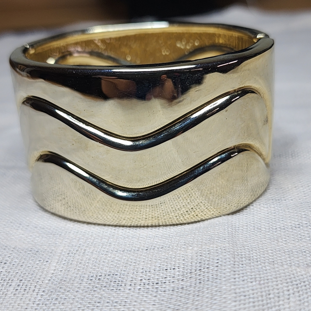 Vintage Style Clamp Bracelet Gold Tone Wide Statement Boho Art Deco Style